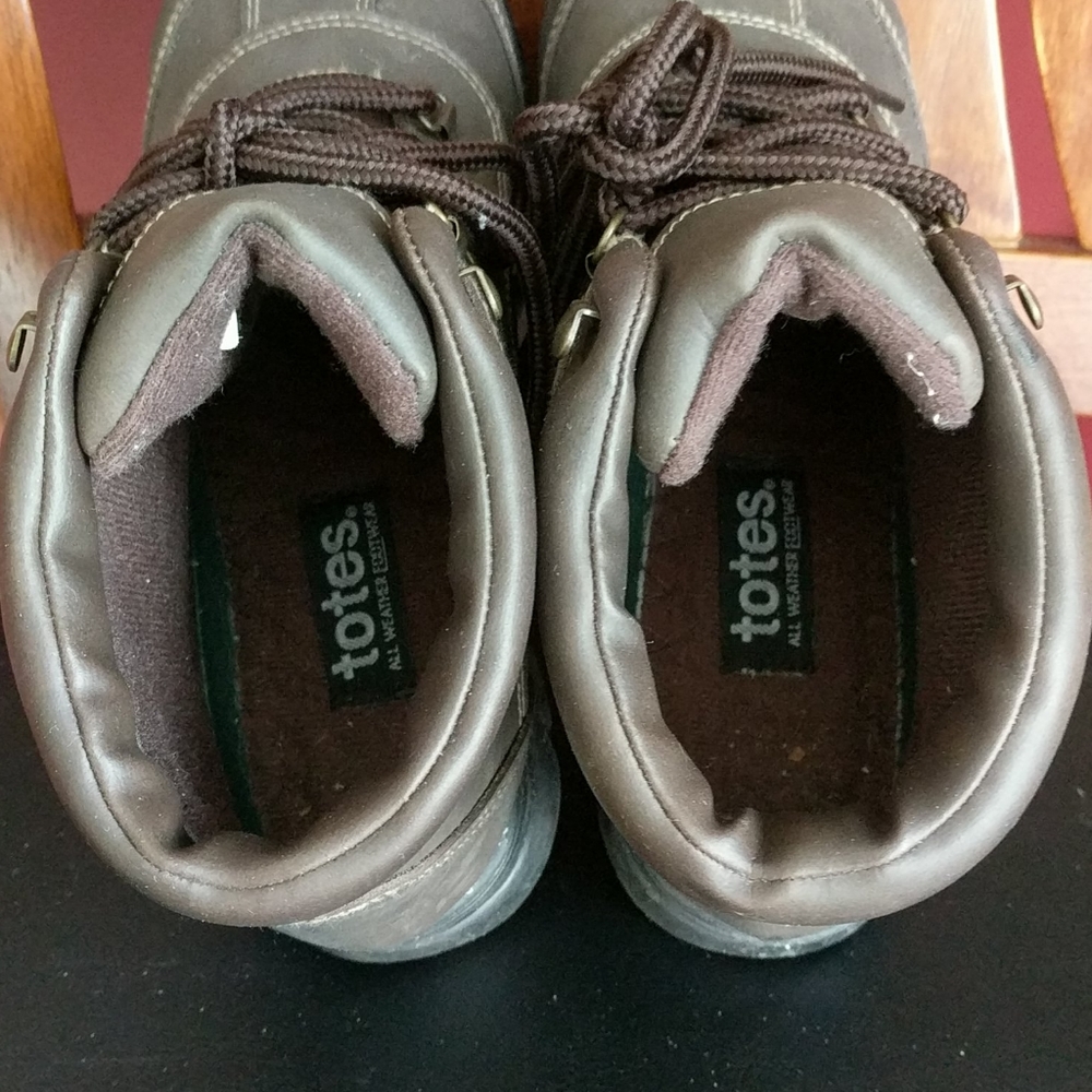 Totes boots - Picture 4 of 6